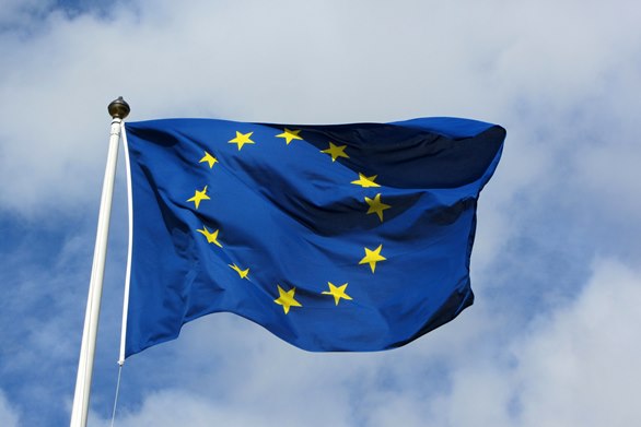 Europeiska unionens flagga 2011 som symbol för Europarådets resolution 1815.